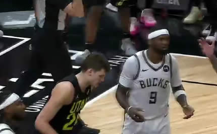 2024年2月5日 NBA常规赛 雄鹿vs爵士 全场录像回放