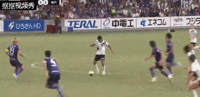 神户胜利船的射门再度被大迫敬介扑出