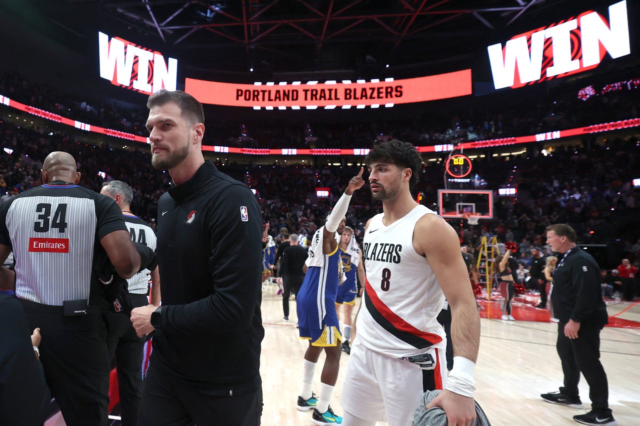 NBA／代理教头有料？拓荒者大胜勇士20分夺赛季首胜