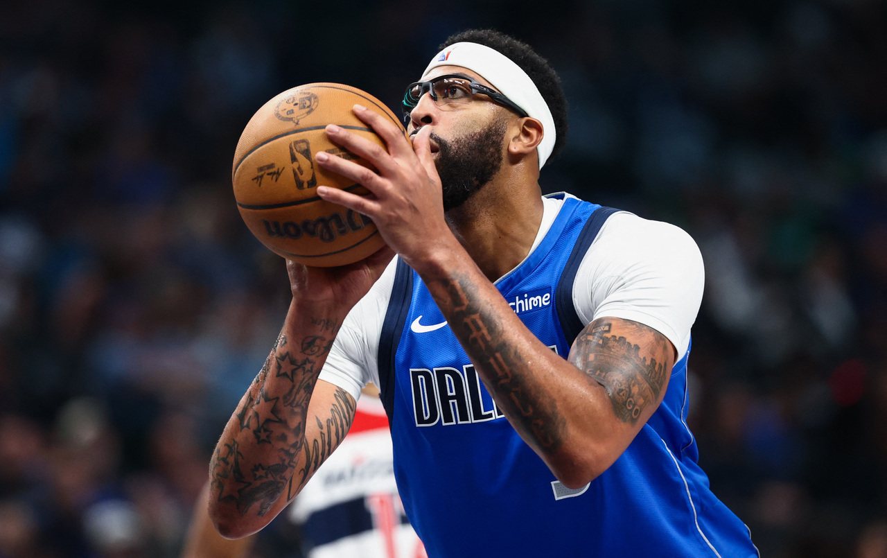 NBA／独行侠开季苦吞2连败 老大哥「浓眉」说话了