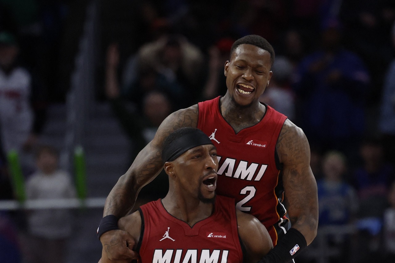 洛齐尔因为涉赌遭到逮捕并被NBA无限期停赛,队友阿德巴约给予支持。 路透 洛齐尔因为涉赌遭到逮捕并被NBA无限期停赛,队友阿德巴约给予支持。 路透