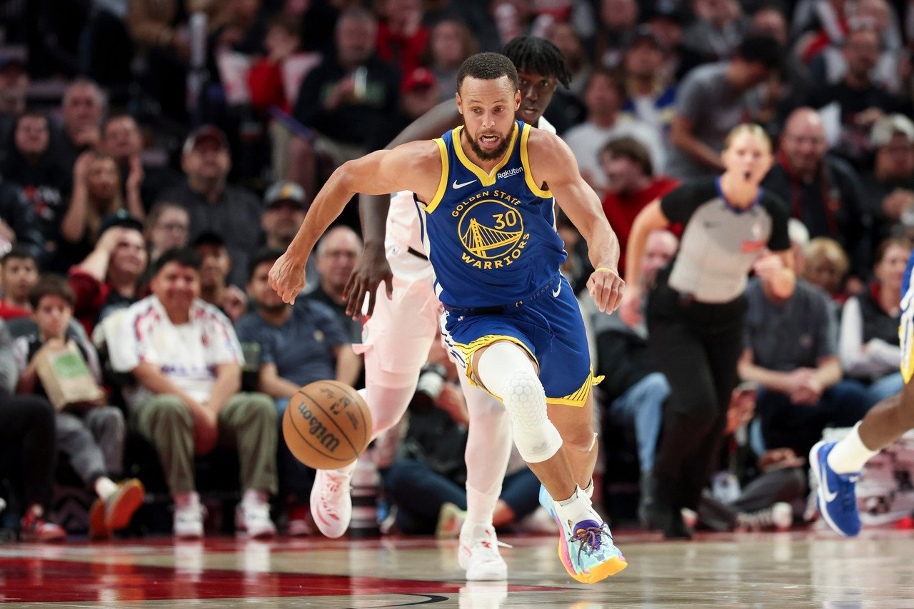 NBA／库明加被吹出场 柯瑞领军勇士逆转拓荒者